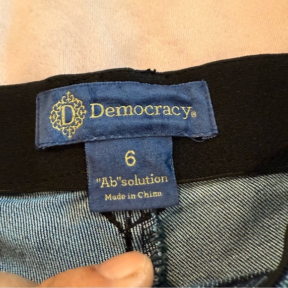 Democracy Dark Indigo Straight Leg Jeans size 6 coolmax material - Picture 5 of 11